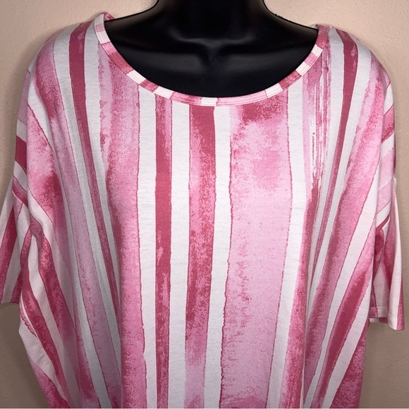 Small LuLaRoe Pink White Stripes Print Short Sleeve Top Oversized Fit Stretch - Picture 3 of 12